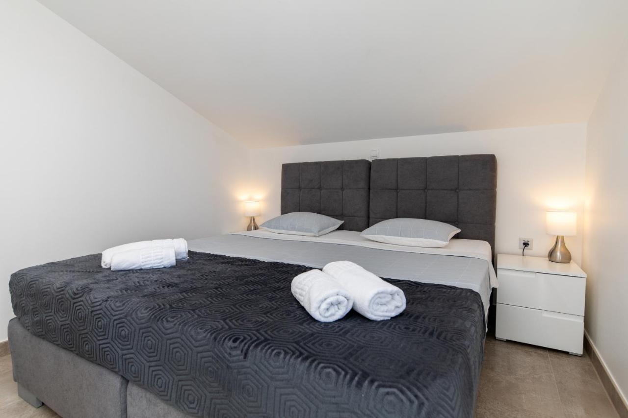 Apartman Gulin Crikvenica Eksteriør billede
