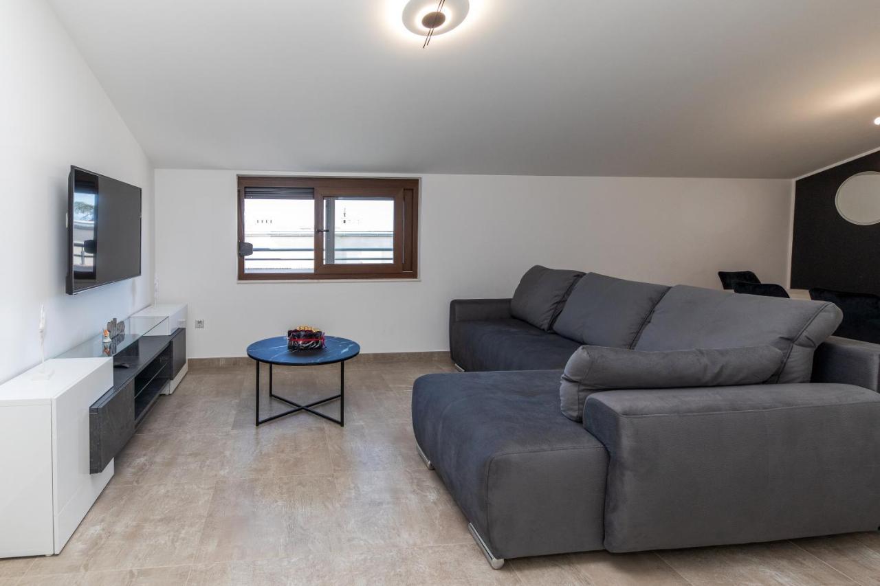 Apartman Gulin Crikvenica Eksteriør billede